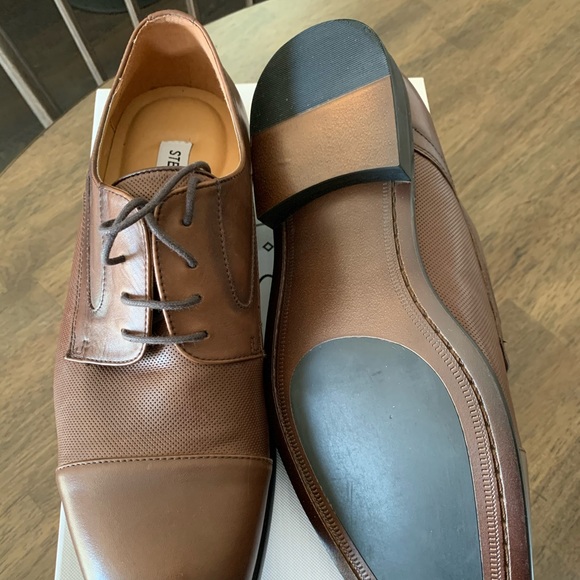 Men’s dress shoes - Picture 1 of 2
